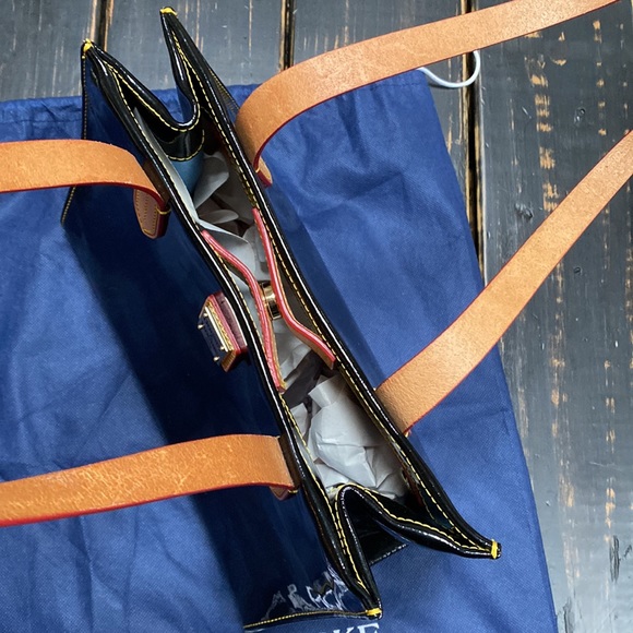 Dooney & Bourke Black Patent Leather Purse - Picture 14 of 16